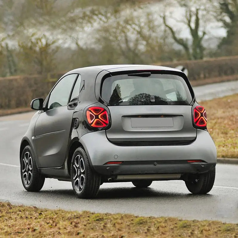 VLAND Full LED Tail Lights For Mercedez Benz Smart 453 Fortwo/Forfour 2015-2020 With Start-up Animation（E-mark）